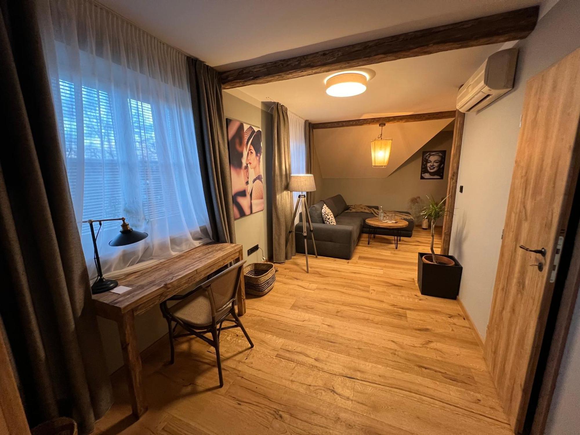 Hotel Mclimon Nový Jičín Екстериор снимка