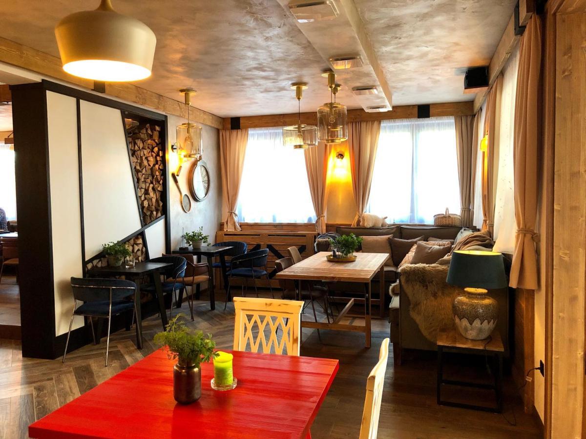 Hotel Mclimon Nový Jičín Екстериор снимка